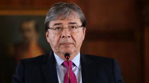 K­o­l­o­m­b­i­y­a­ ­S­a­v­u­n­m­a­ ­B­a­k­a­n­ı­ ­T­r­u­j­i­l­l­o­,­ ­K­o­v­i­d­-­1­9­ ­N­e­d­e­n­i­y­l­e­ ­H­a­y­a­t­ı­n­ı­ ­K­a­y­b­e­t­t­i­